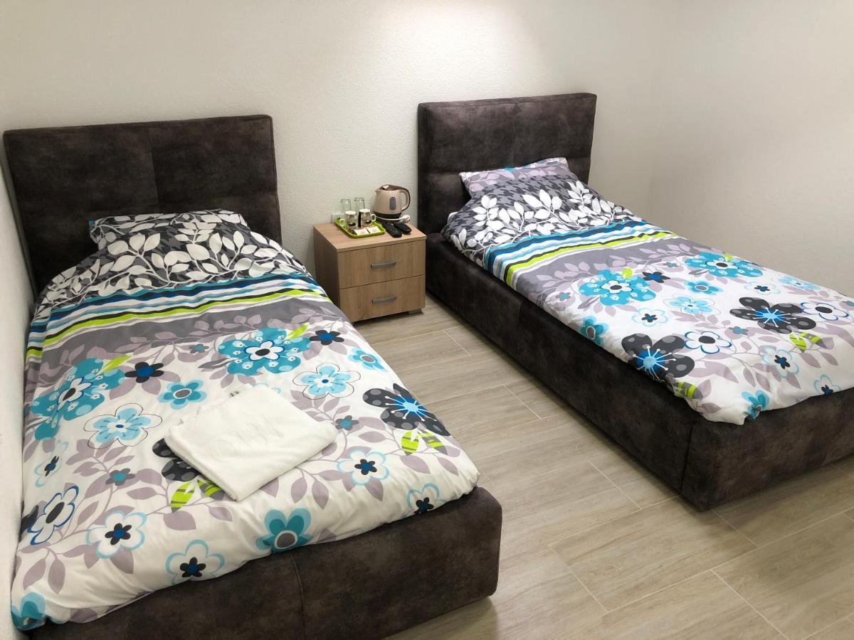 Binta Hostel Vranje Extérieur photo