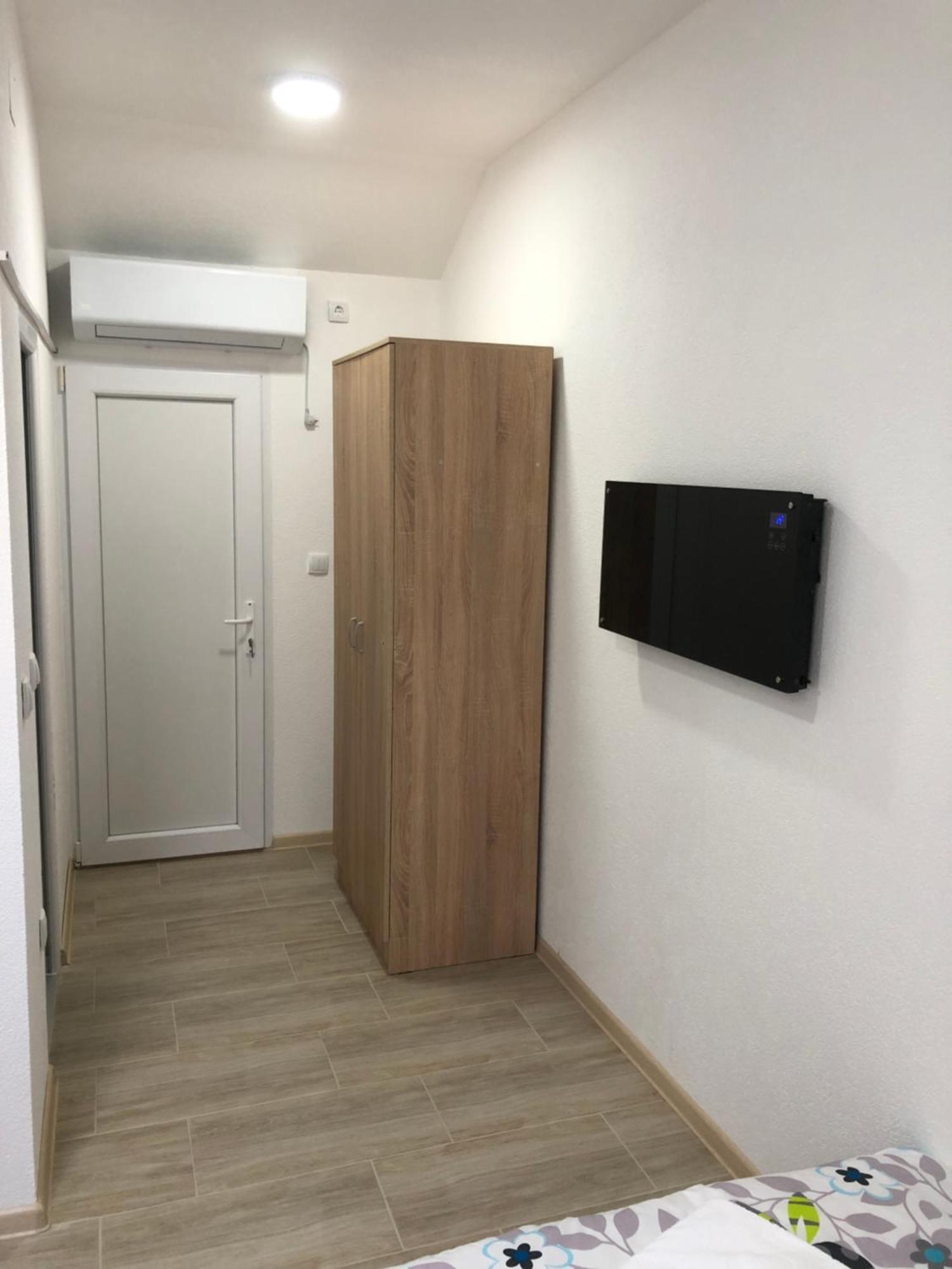 Binta Hostel Vranje Extérieur photo